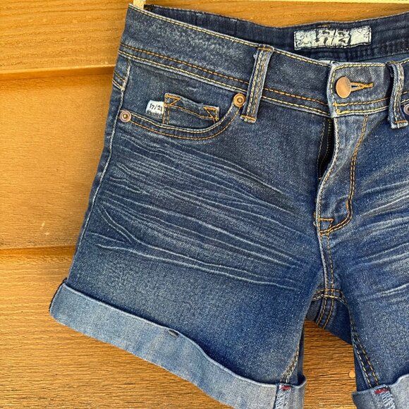 17/21 Exclusive Denim HIgh Rise  Cuffed Blue Jorts Jean Shorts SIze 2 - Picture 3 of 7
